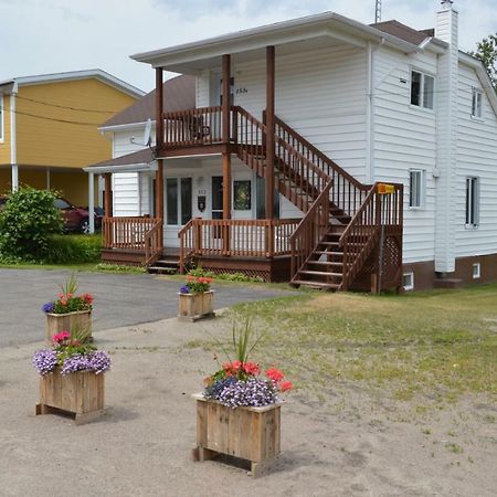 Maison L'Heritage LʼAnse-Saint-Jean Eksteriør billede